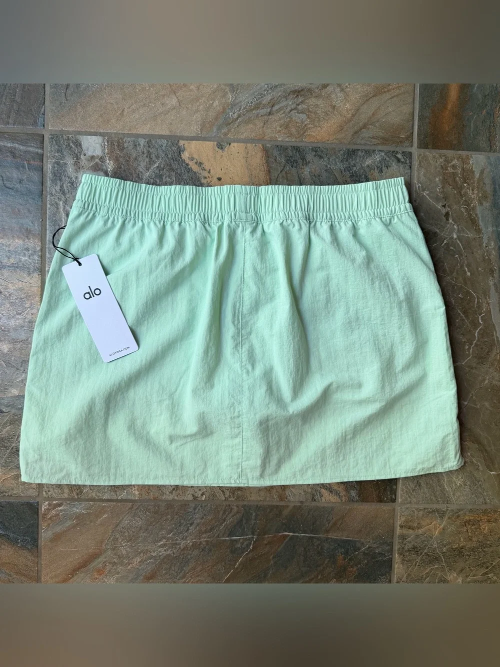 ALO Yoga Alumni Tennis Skirt NWT Women's Size Large Spearmint Green Mini Skirt